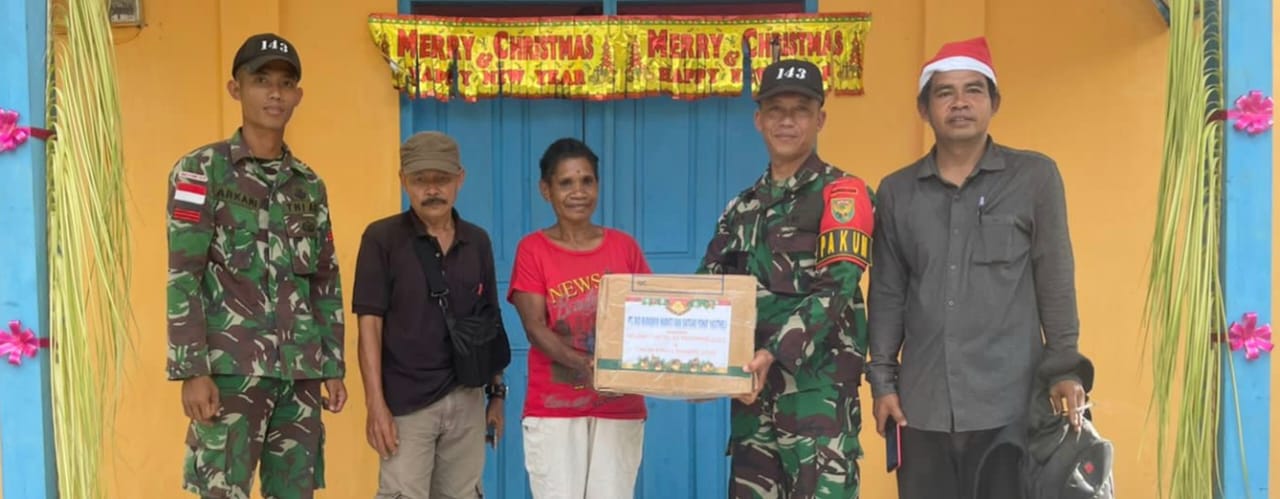 Sinergi Bagikan Sembako, Satgas Yonif 143/TWEJ Datangi Gereja Se-Distrik Senggi