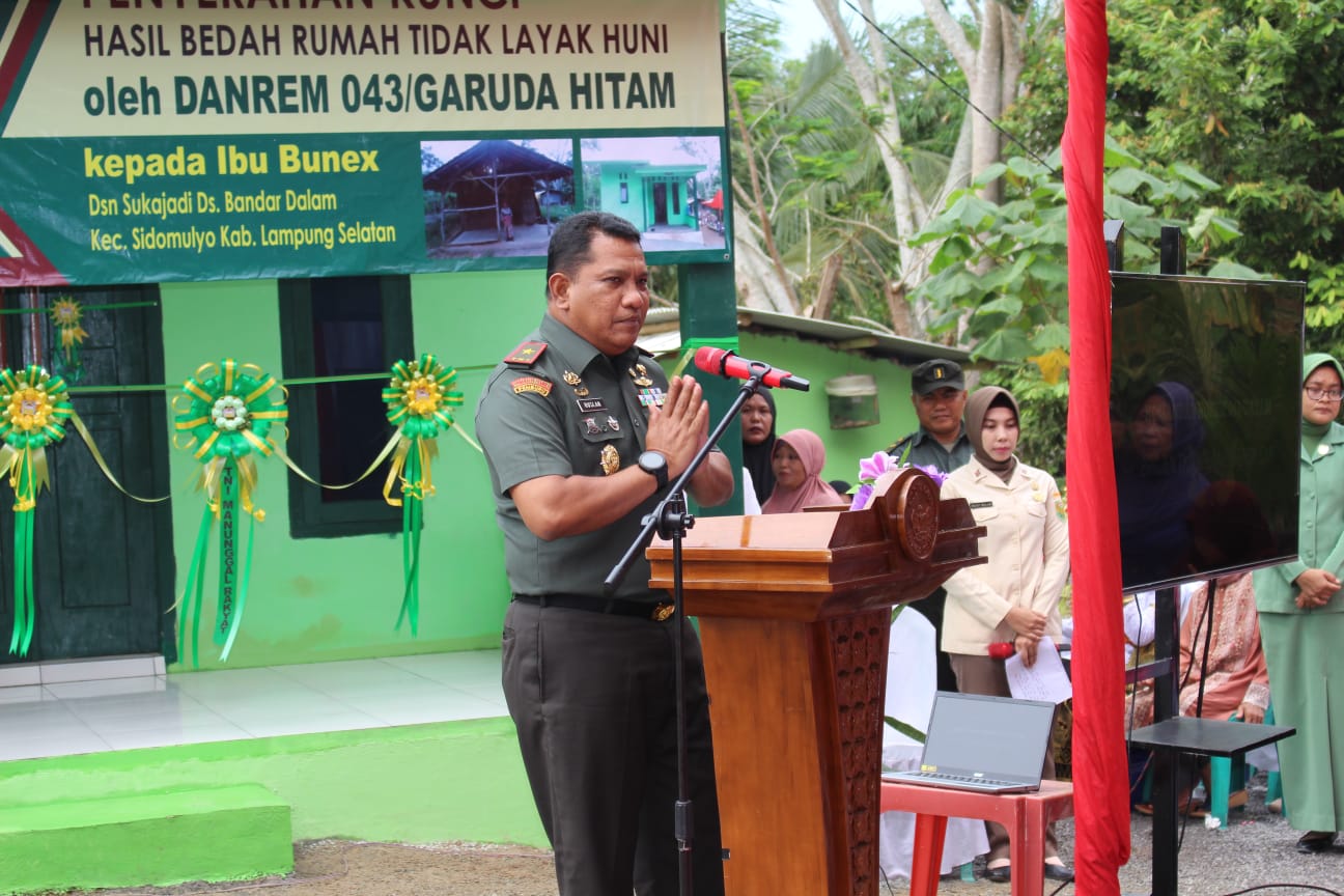 Danrem 043/Gatam Berikan Rumah Layak Huni Kepada Warga Kabupaten Lampung Selatan