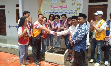 Lions Club Asal Korea Berikan Bantuan dan Santunan Kepada Pondok Hayyusala Pasirwaru Mancak Kabupaten Serang