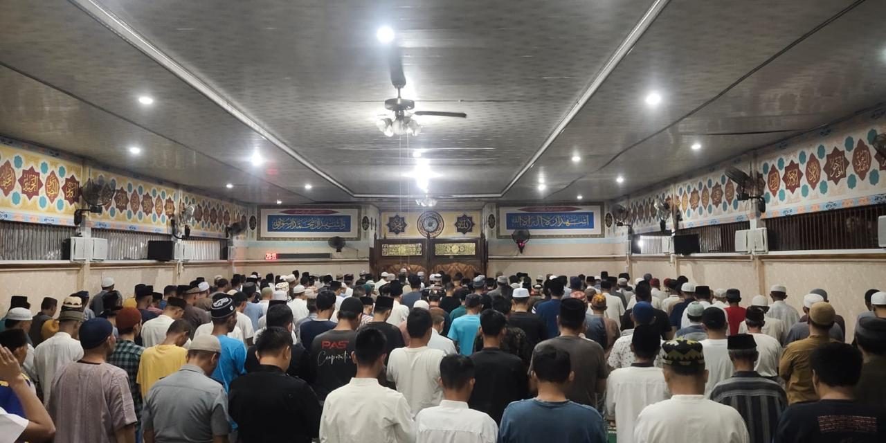 Suasana Ramadhan di Balik Jeruji, Sekitar 300 Warga Binaan Antusias Laksanakan Tarawih dan Tadarus di Masjid Darut Taubah Lapas Kelas I Bandar Lampung