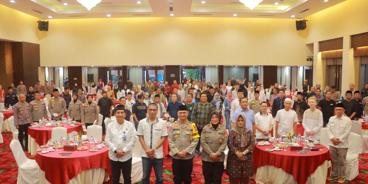 Polda Lampung Berbagi Takjil dan  Buka Puasa Bersama dengan Awak Media