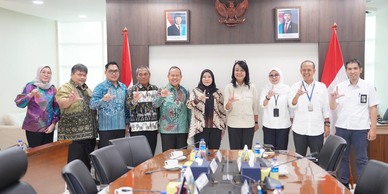 Walikota Bandar Lampung, Eva Dwiana melakukan audiensi dengan Wakil Menteri Pekerjaan Umum (PU), Diana Kusumastuti guna membahas sejumlah isu strategis yang menjadi perhatian masyarakat Kota Tapis Berseri