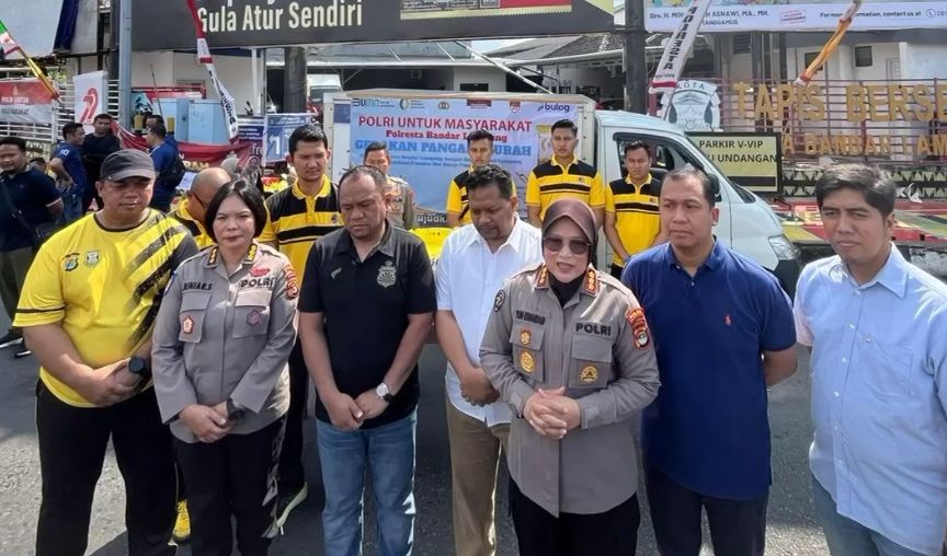 Polda Lampung Bersama Bulog Kanwil Penuhi Kebutuhan Pangan Masyarakat Bandar Lampung