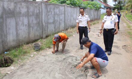 Permudah Akses Masyarakat dengan Perbaiki Jalan, Lapas Kotaagung Laksanakan ‘Korve’ 