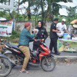 Pererat Silaturahmi, Bidhumas Polda Lampung Bagikan Takjil Gratis di Jalan Sultan Agung