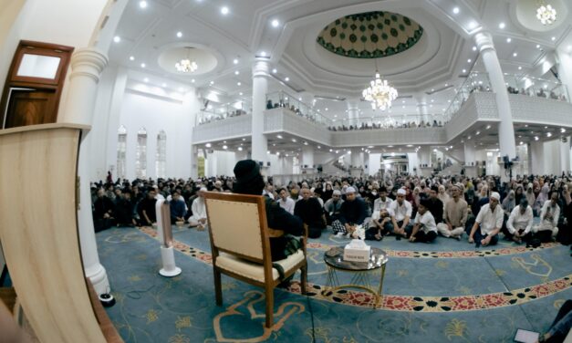 Niat Lurus, Ramadhan Berkualitas: Seribu Jamaah Padati Kajian Hanan Attaki di Purwakarta