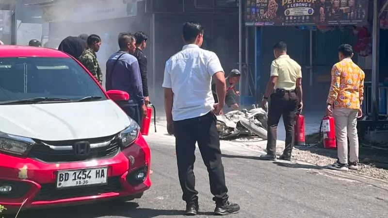 Heroik! Satpam BRI Curup Selamatkan Motor Warga yang Terbakar di Lebong
